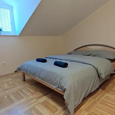 Tartini Square House Fergo *