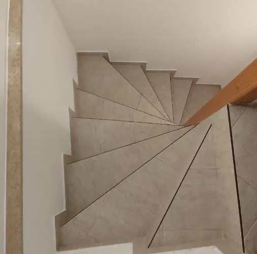 Tartini Square House Fergo