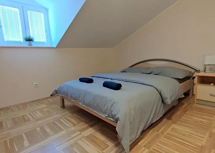 Tartini Square House Fergo *