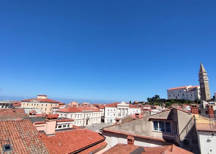 Tartini Square House Fergo